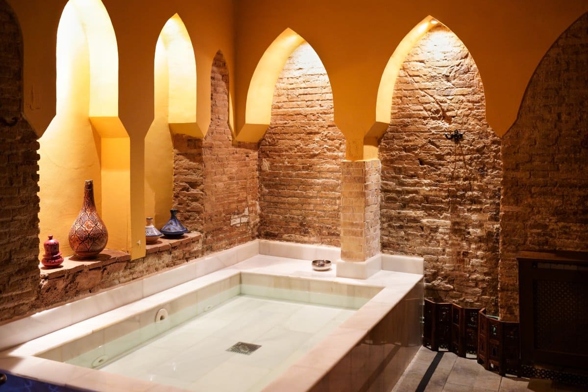 Turkish Bath Etiquette: Do’s and Don’ts for Visitors